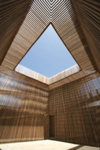 corner hole to sky by Torre Del Homenaje